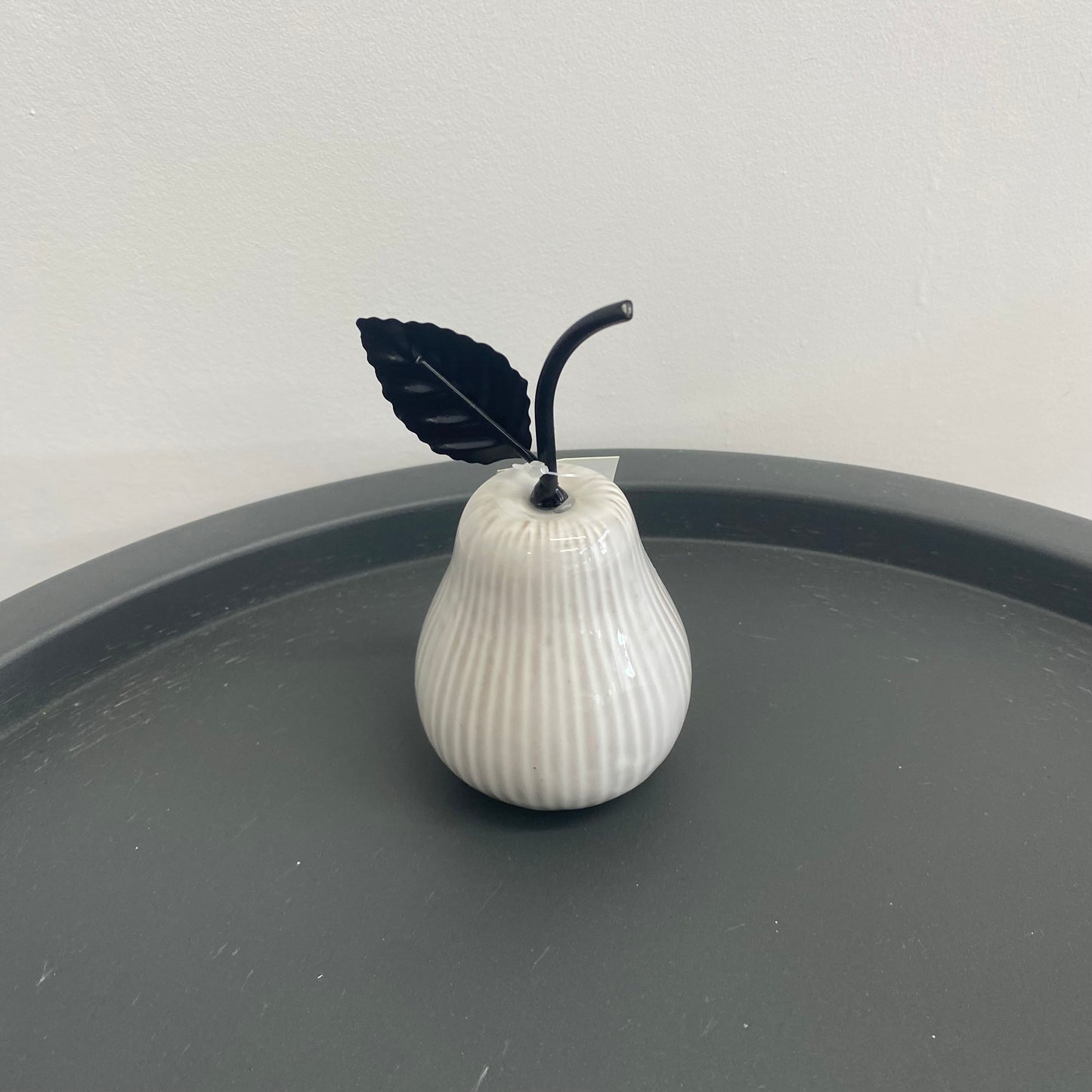 Porcelain pear 12cm