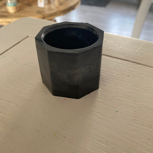 Small black resin pot