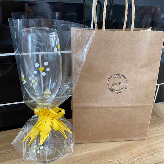 Hand painted daisy champagne flute