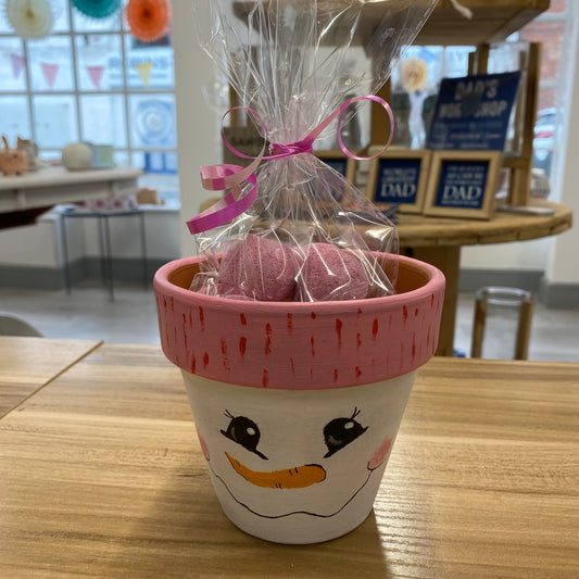 Hand painted Christmas pots with mini bath bombs