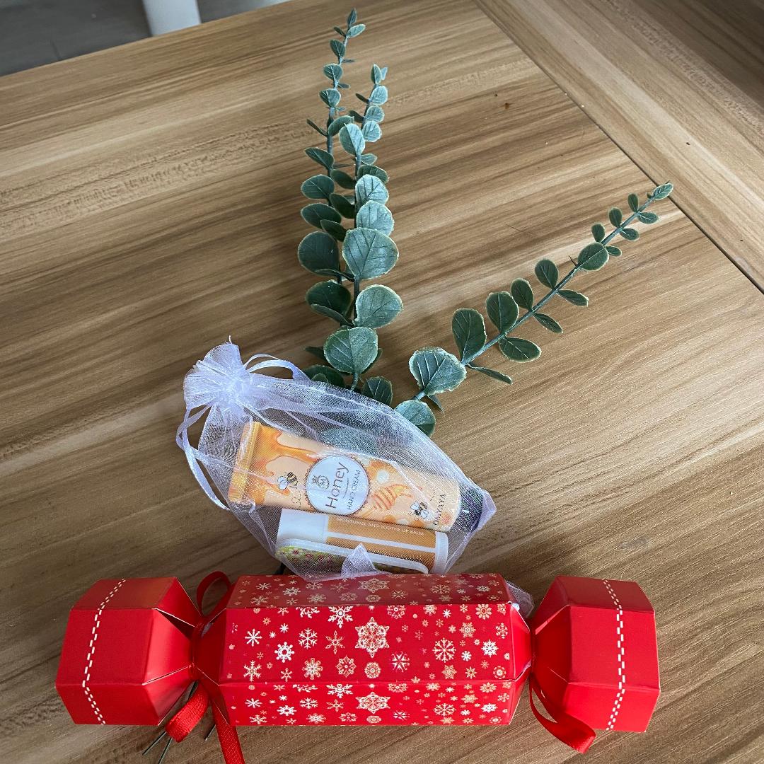 Christmas cracker gift set