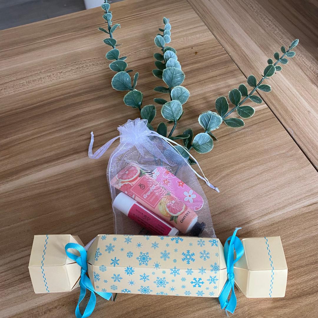 Christmas cracker gift set