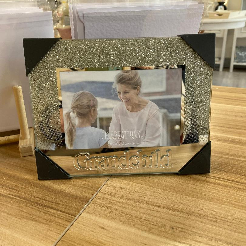 Mirrored grandchild frame