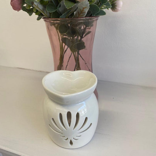 White heart shaped top wax burner